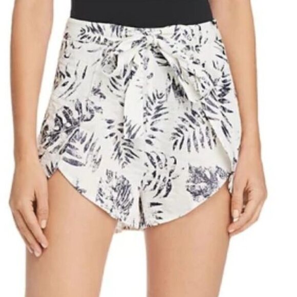 NWT AQUA Bloomingdale's Tropical Palm Print Tie Front High Waist Shorts Small - Picture 1 of 4